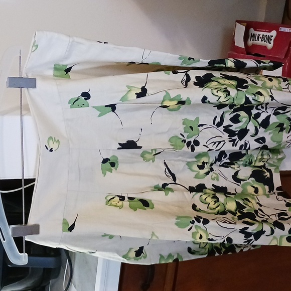 Pleated Skirt - Picture 2 of 4